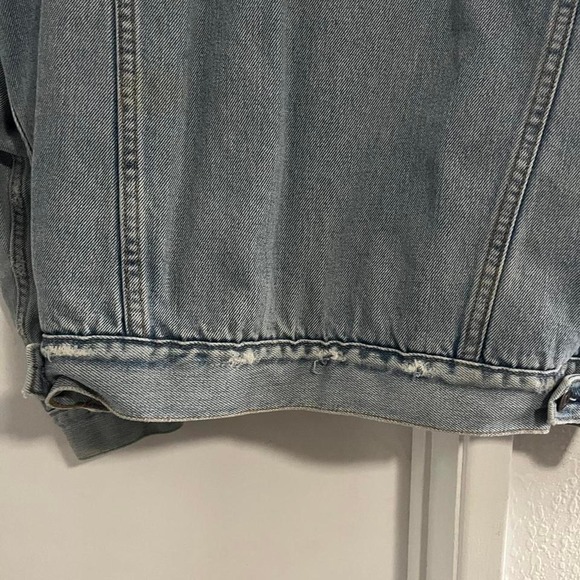 Levi's Original Sherpa Trucker Jacket Light Wash Denim - Men's Large - Picture 5 of 8